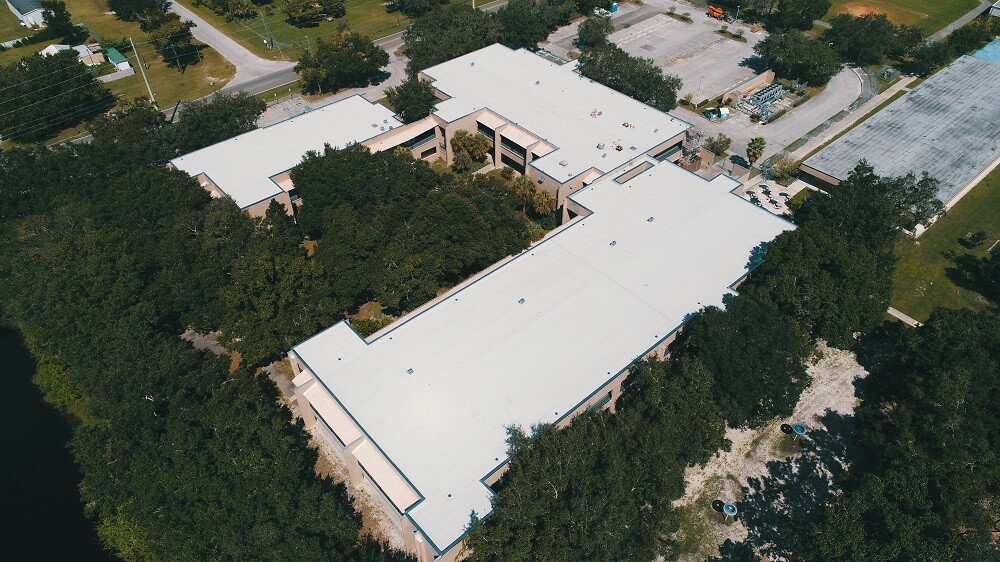 Naples roofing contractors install flat roofs